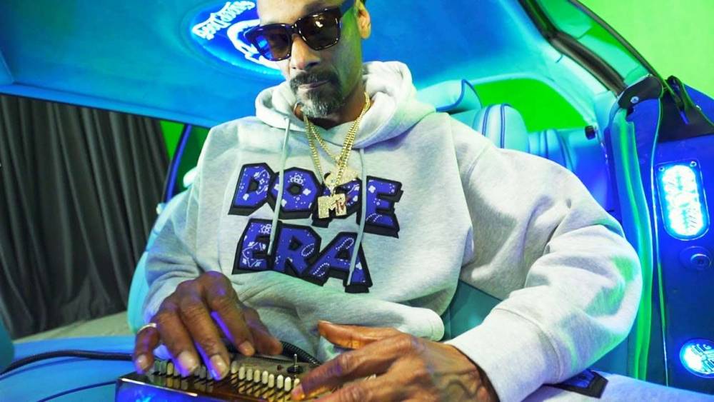 Snoop Dogg - Gang Signs- Snoop Dogg feat. Mozzy –  Lyrics | Official Video